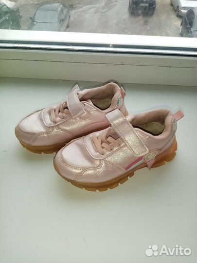 Кроссовки на девочку