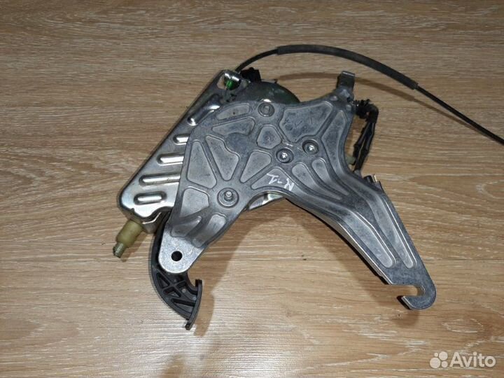 Педаль ручника Mercedes-Benz C-Class W204 2008