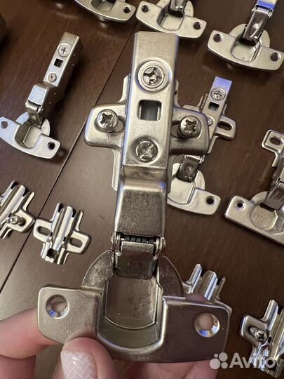 Петли с доводчиком Hettich