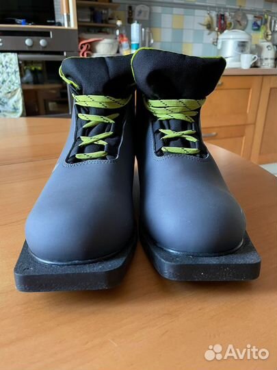 Лыжные ботинки 42 размер