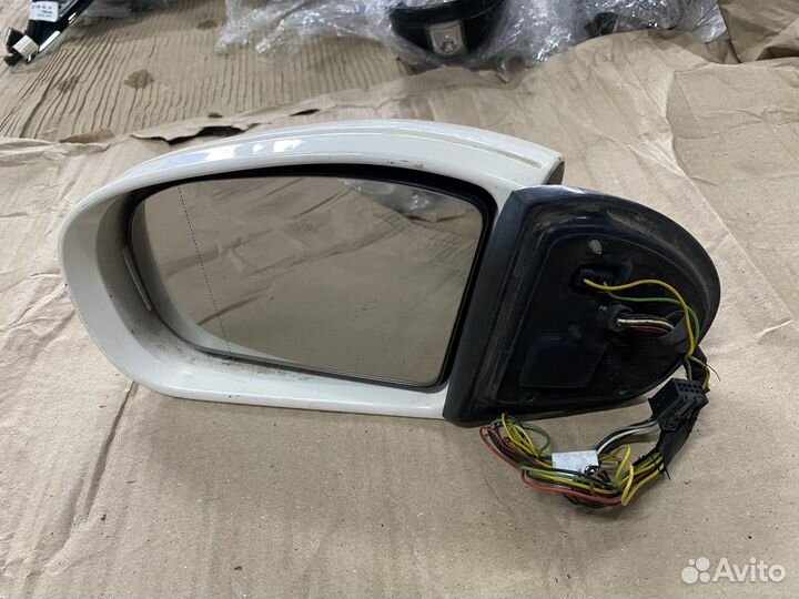 Левое боковое зеркало Mercedes Benz W211 белое