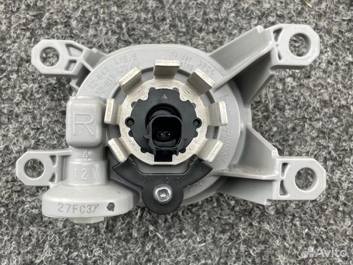 Фара противотуманная Toyota Crown ARS220