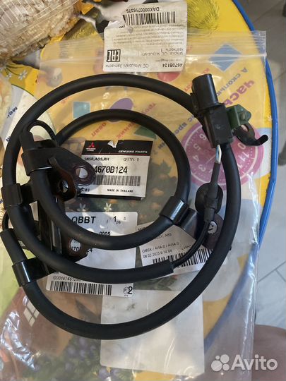 Датчик ABS pajero sport