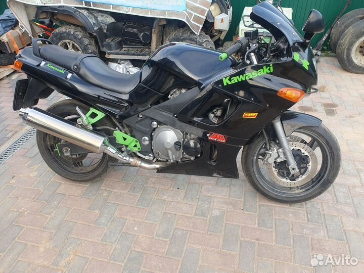 Kawasaki zzr400-2