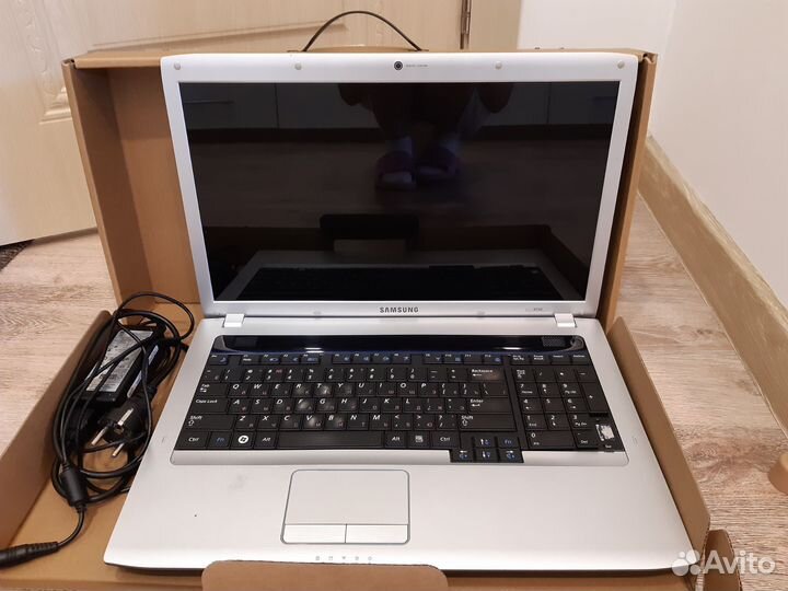 Ноутбук Samsung R730
