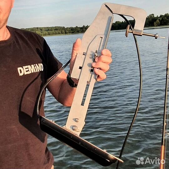 Струбцина для датчика эхолота