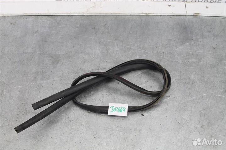 Уплотнитель Volvo XC90 2014-2019