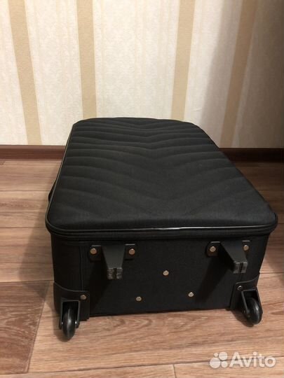 Чемодан новый