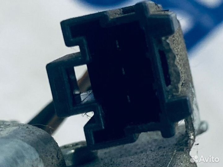 Моторчик стеклоочистителя задний Mitsubishi