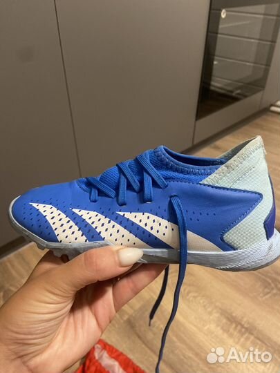 Футбольные бутсы adidas predator 33