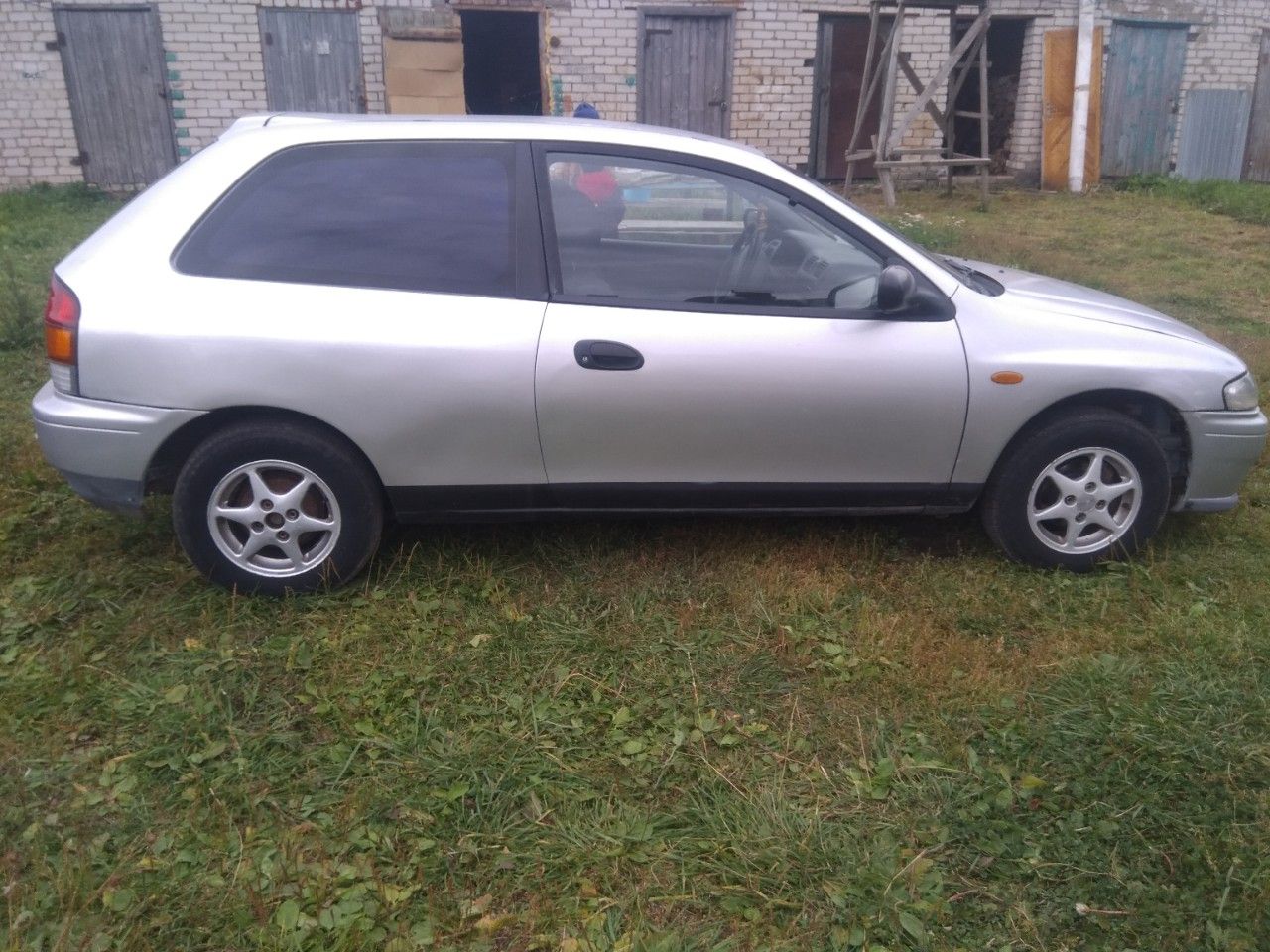 Mazda 323: фото владельца