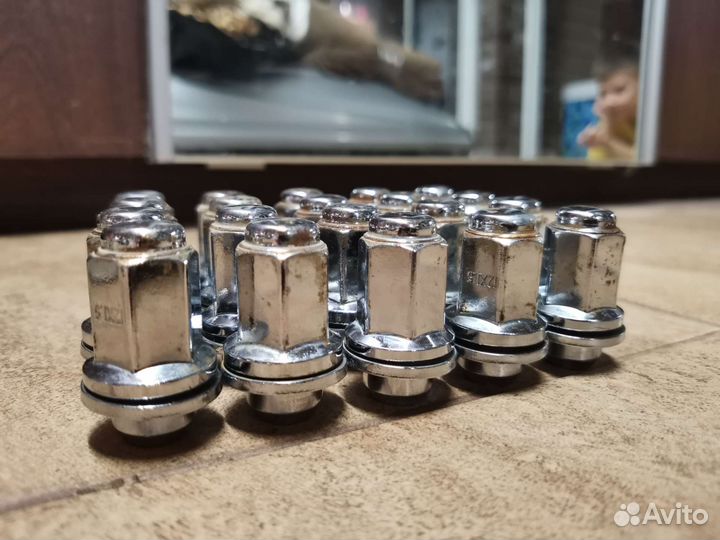 Гайки для дисков Toyota Highlander