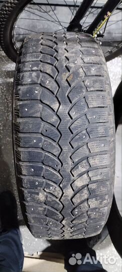 Bridgestone Blizzak Spike-02 235/60 R18