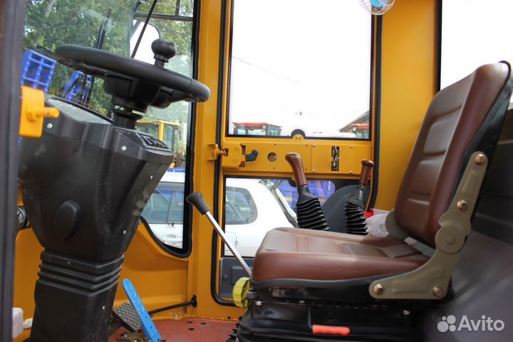 Фронтальный погрузчик Redstar 150, 2023