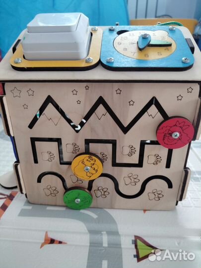 Бизиборд домик