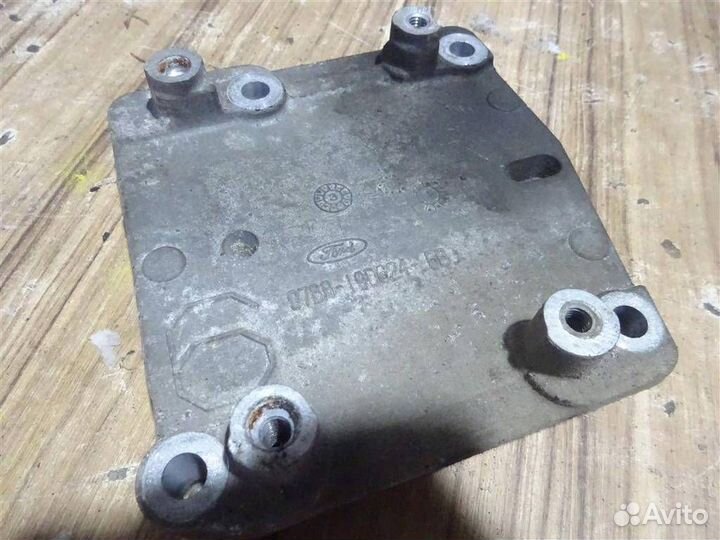 Кронштейн компрессора кондиционера Ford Focus I 1