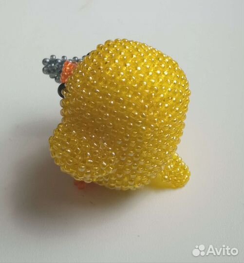 Фигурка из бисера цыплёнок