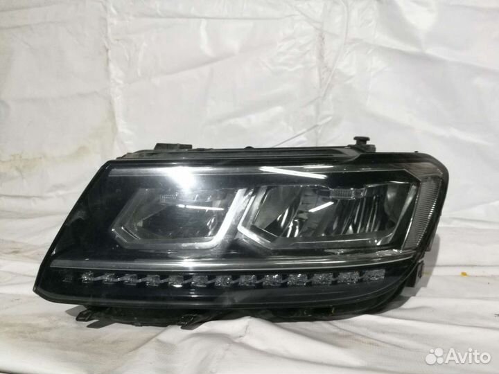 Фара VW Tiguan 2