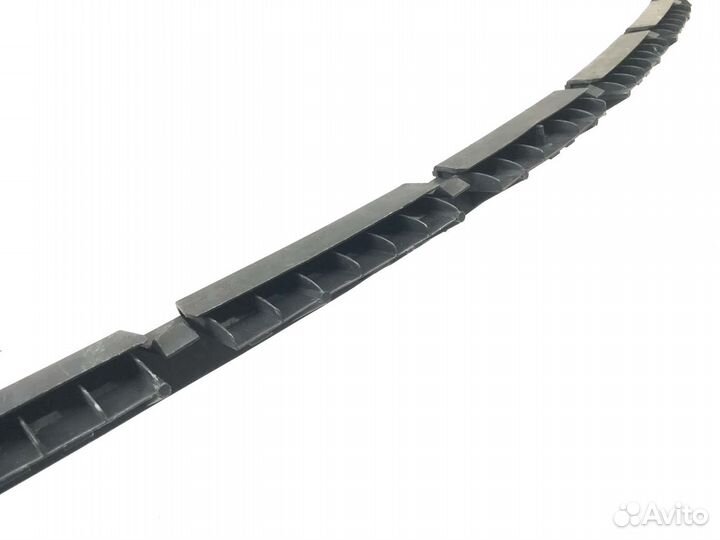 Направляющая заднего бампера Porsche Cayenne