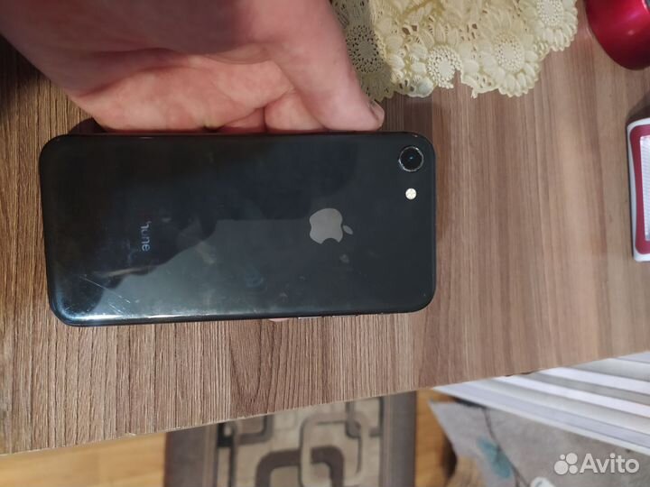 iPhone 8, 64 ГБ