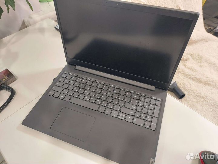 Ноутбук Lenovo v15 ada
