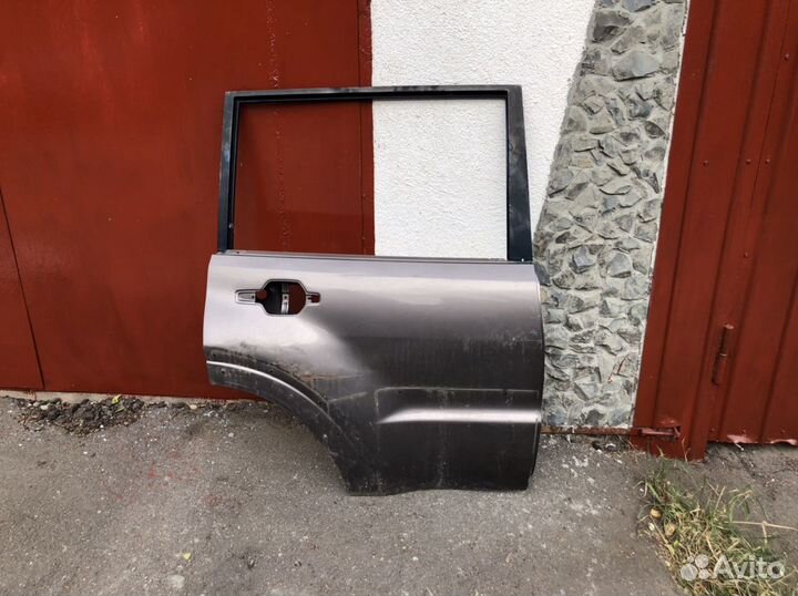 Mitsubishi Pajero 3 Митсубиси Паджеро 3 Дверь задн