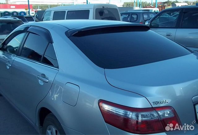 Заднее стекло на камри 40. Спойлер камри 30. Спойлер на стекло камри 40. Спойлер toyota camry 40. Дефлектор заднего стекла камри 40.