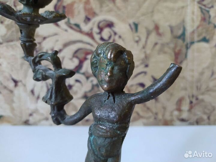 Старинный подсвечник