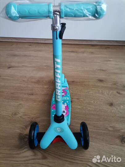 Самокат детский трехколесный для девочки