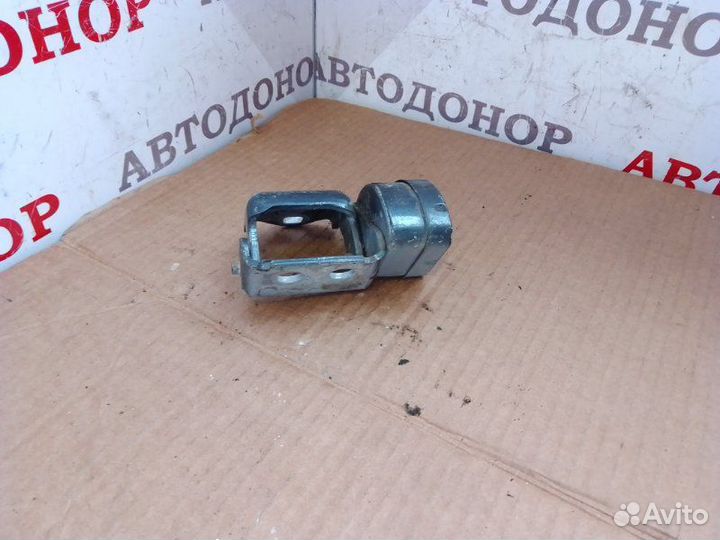 Петля двери задняя правая Renault Megane 2 2006