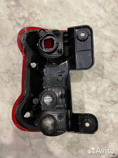 Стоп-сигнал задний правый Nissan Nv200 VM20