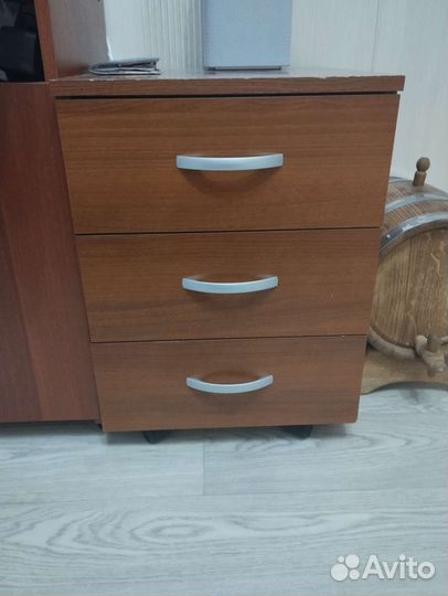 Тумба выкатная 3 ящика бу