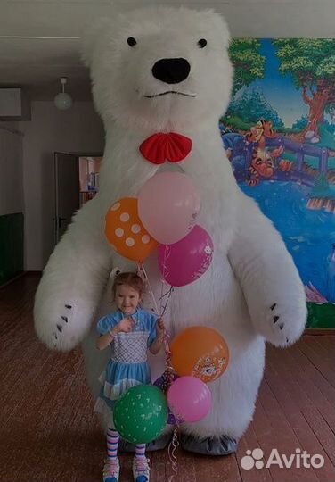 Белый мишка и мишка тедди на праздник