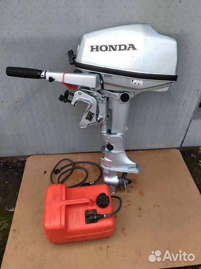 Лодочный мотор honda BF 5