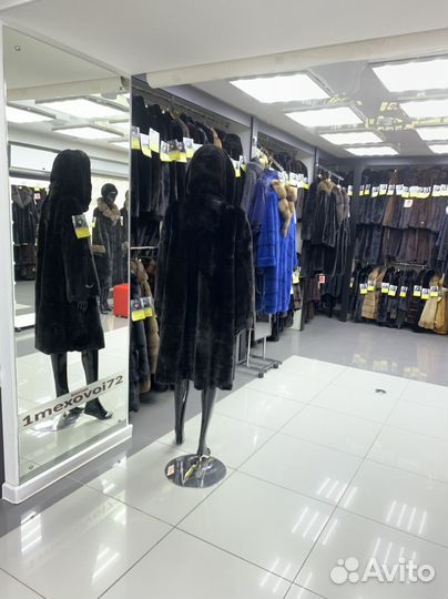 Шуба норковая б/у Black Nafa 54р с капюшоном