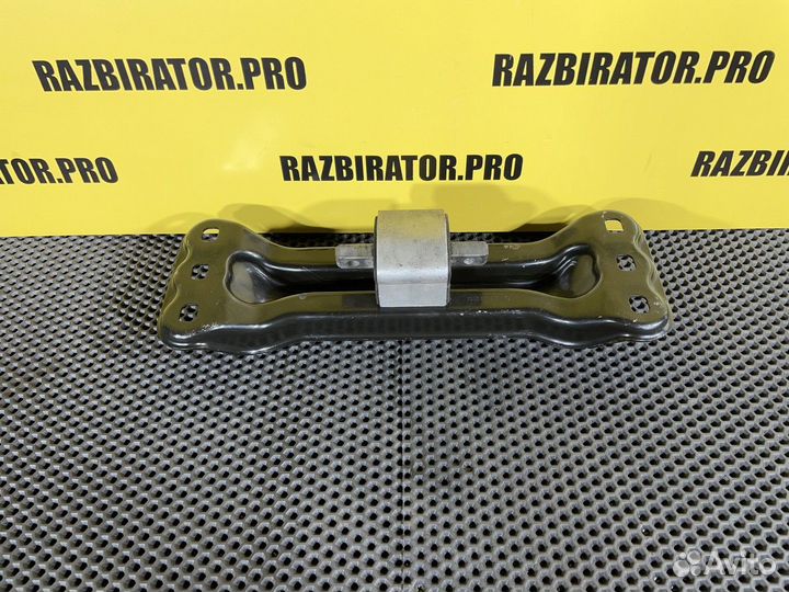 Опора кпп Mercedes-Benz E-class