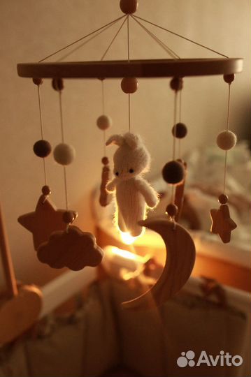 Мобиль на кроватку деревянный