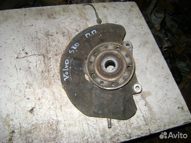 Кулак передний правый Вольво С80 Volvo S80
