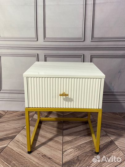 Тумба прикроватная с рифленым фасадом