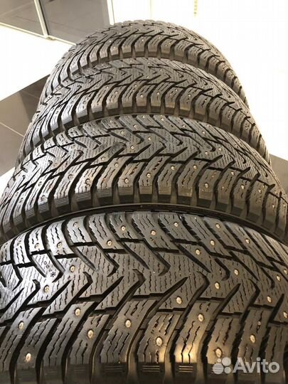Nokian Tyres Hakkapeliitta 8 SUV 275/50 R20