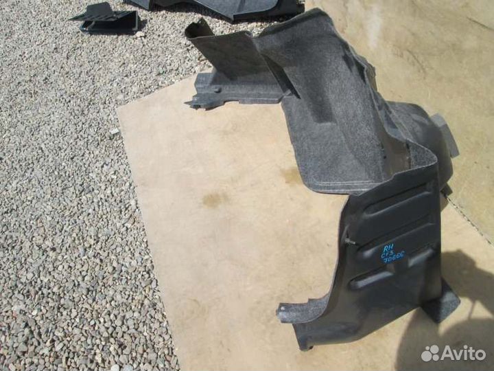 Обшивка багажника правая Honda Torneo CF3 F18B