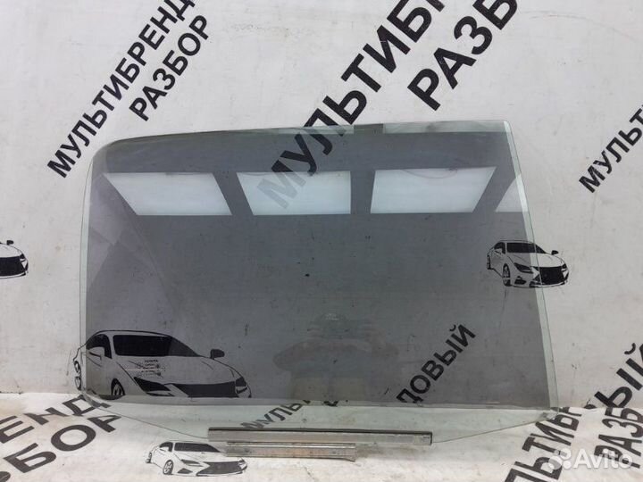 Стекло заднее правое Toyota Hilux 7