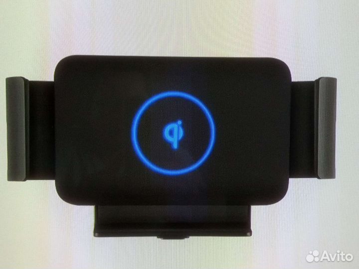 Автомобильное беспроводное зарядное устройство