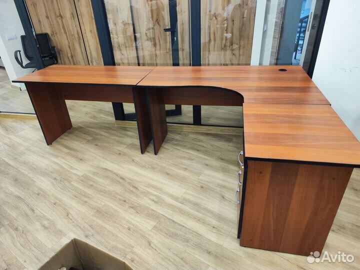 Компьютерный стол для офиса бу