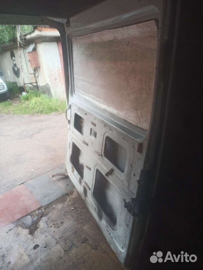 Mercedes T1 дверь выдвижная, боковая