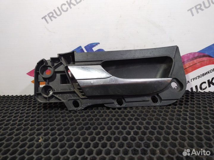 Ручка двери внутренняя левая