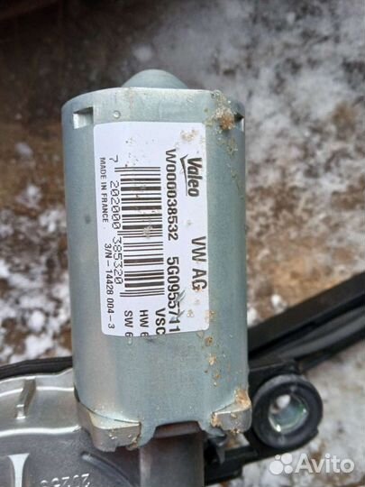 Стоп сигнал+моторчик дворника +обшивка крышки бага