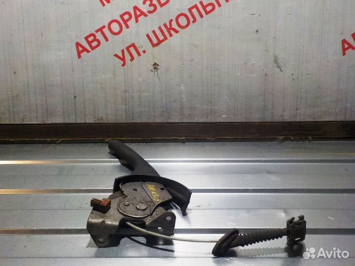 Ручка стояночного тормоза Тойота Авенсис 2