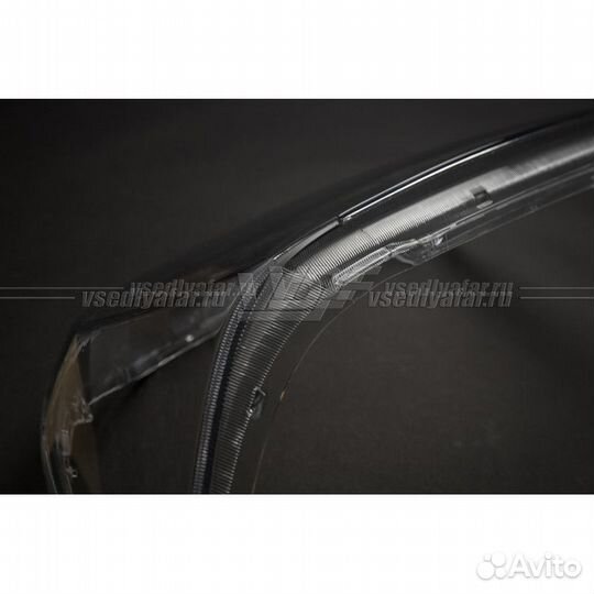 Стекло для фары Toyota Tundra / Sequoia (2006-2017