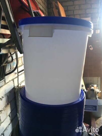 Продам ведра пластиковые пищевые 30 литров с крышк